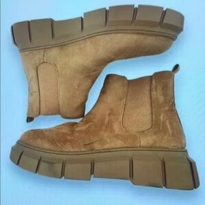 Men's Tan Chelsea Boots